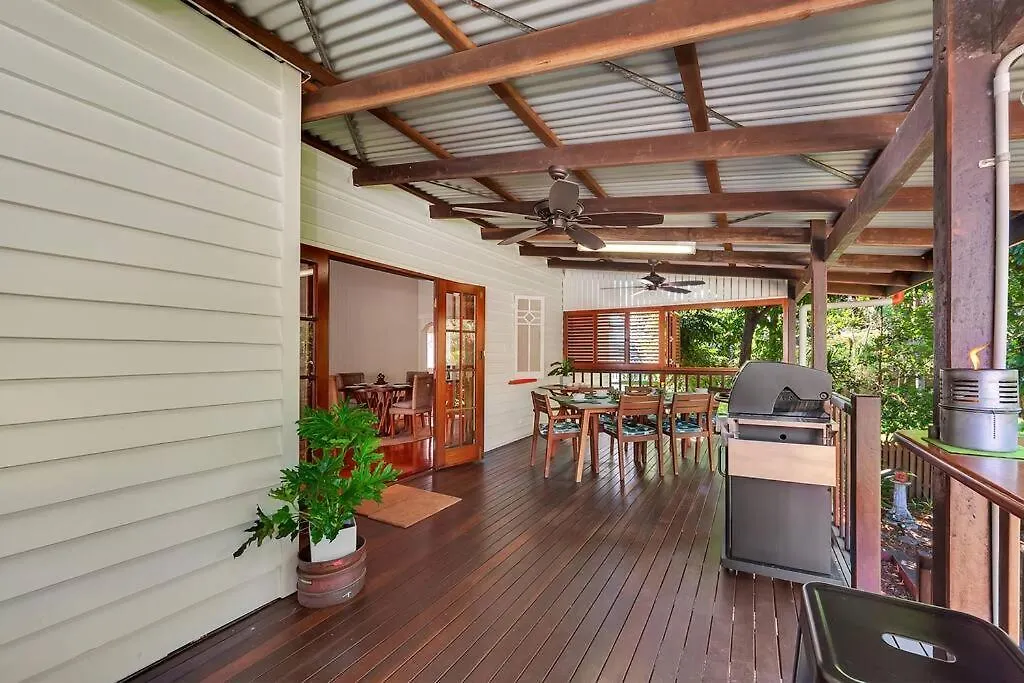 Masterfully Restored Queenslander Near Esplanade Cairns