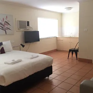 3* Hotel Lake Central Cairns
